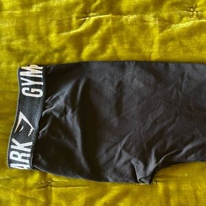 Gym shark tights